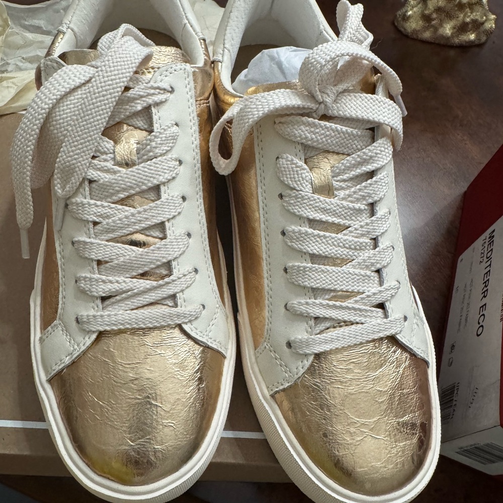 Dolce Vita White and Gold Low-Top Lace-Up Sneakers Zayn 360